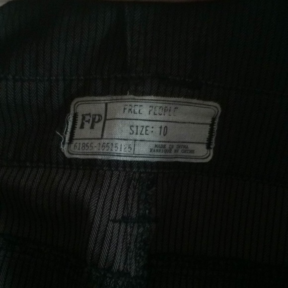 Free People Pinstripe Shortalls Shorts size 10 - Picture 6 of 7